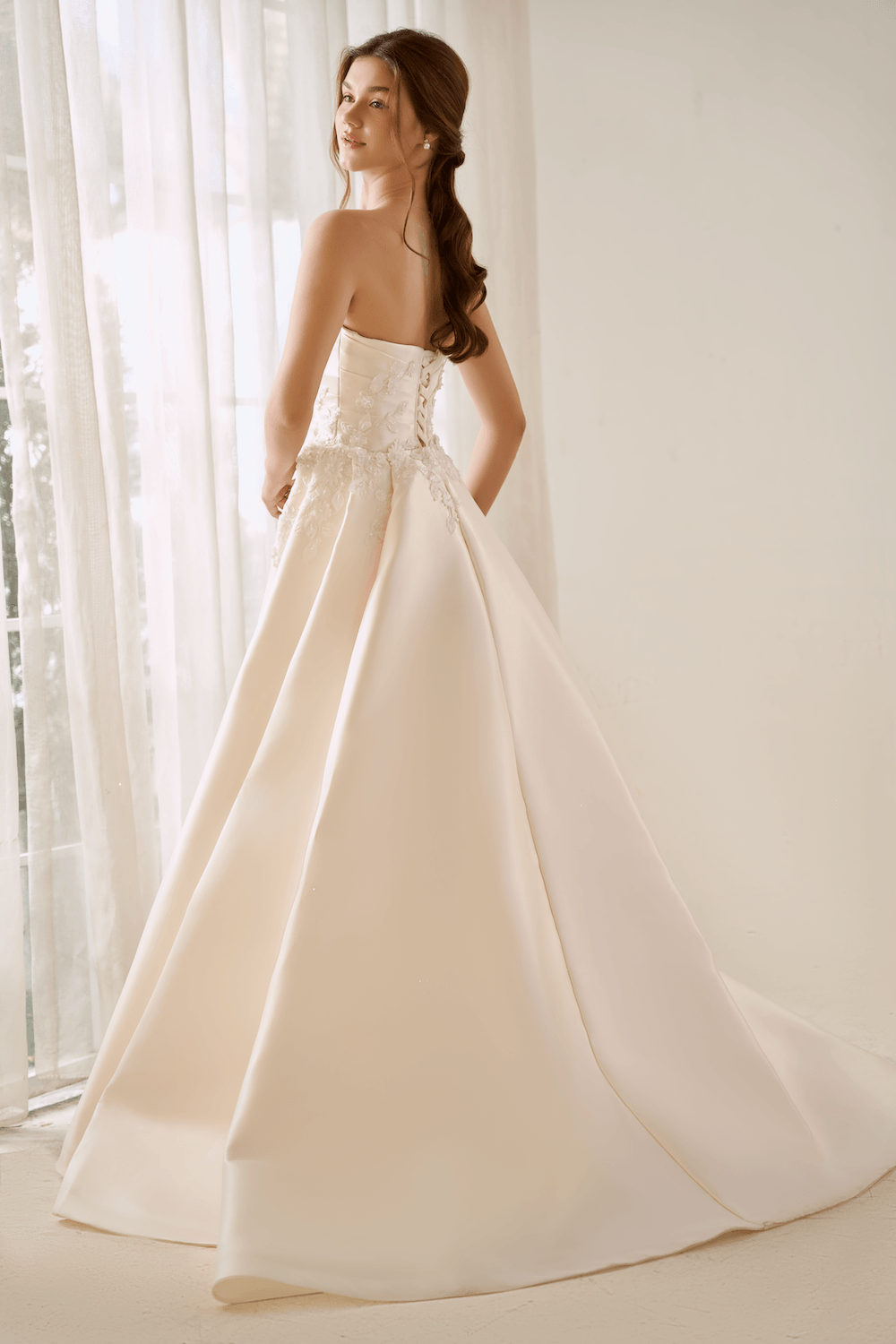 Alexandra - Dare and Dazzle