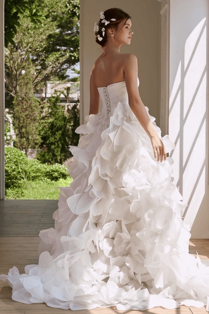 Katalin - Dare and Dazzle