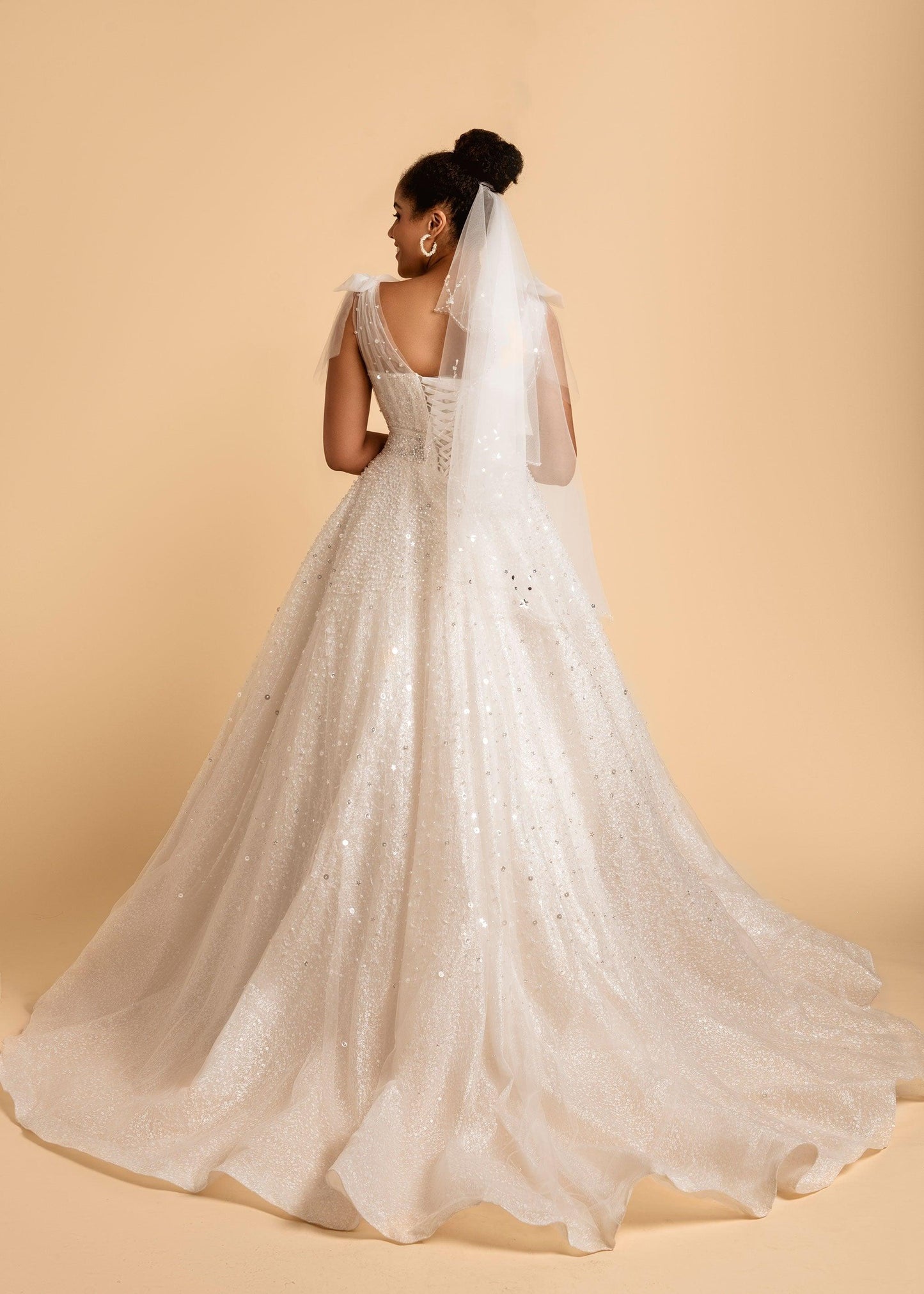 Elbow Length Veil | Elbow Length Wedding Veil | Dare and Dazzle