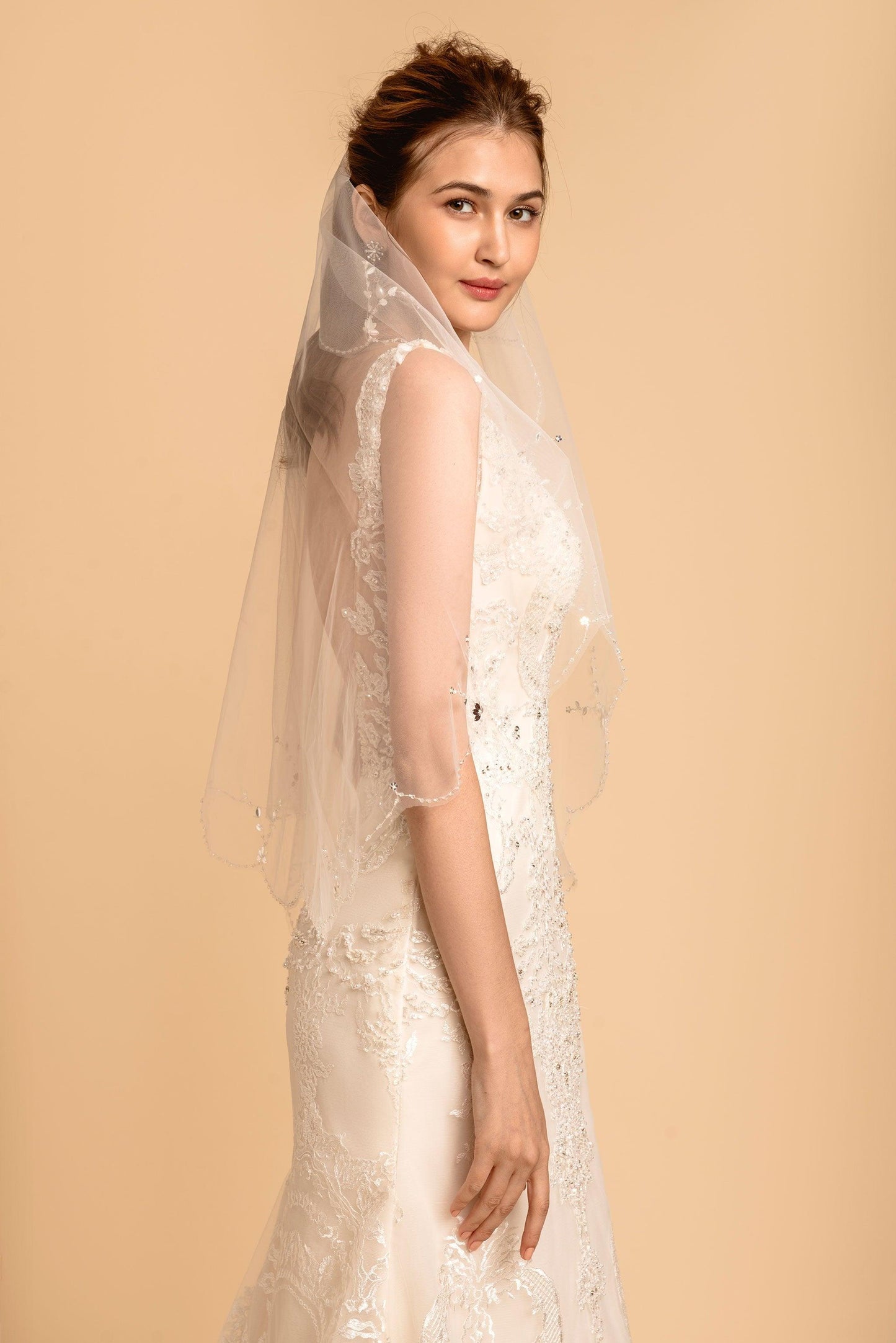 Elbow Length Veil | Elbow Length Wedding Veil | Dare and Dazzle