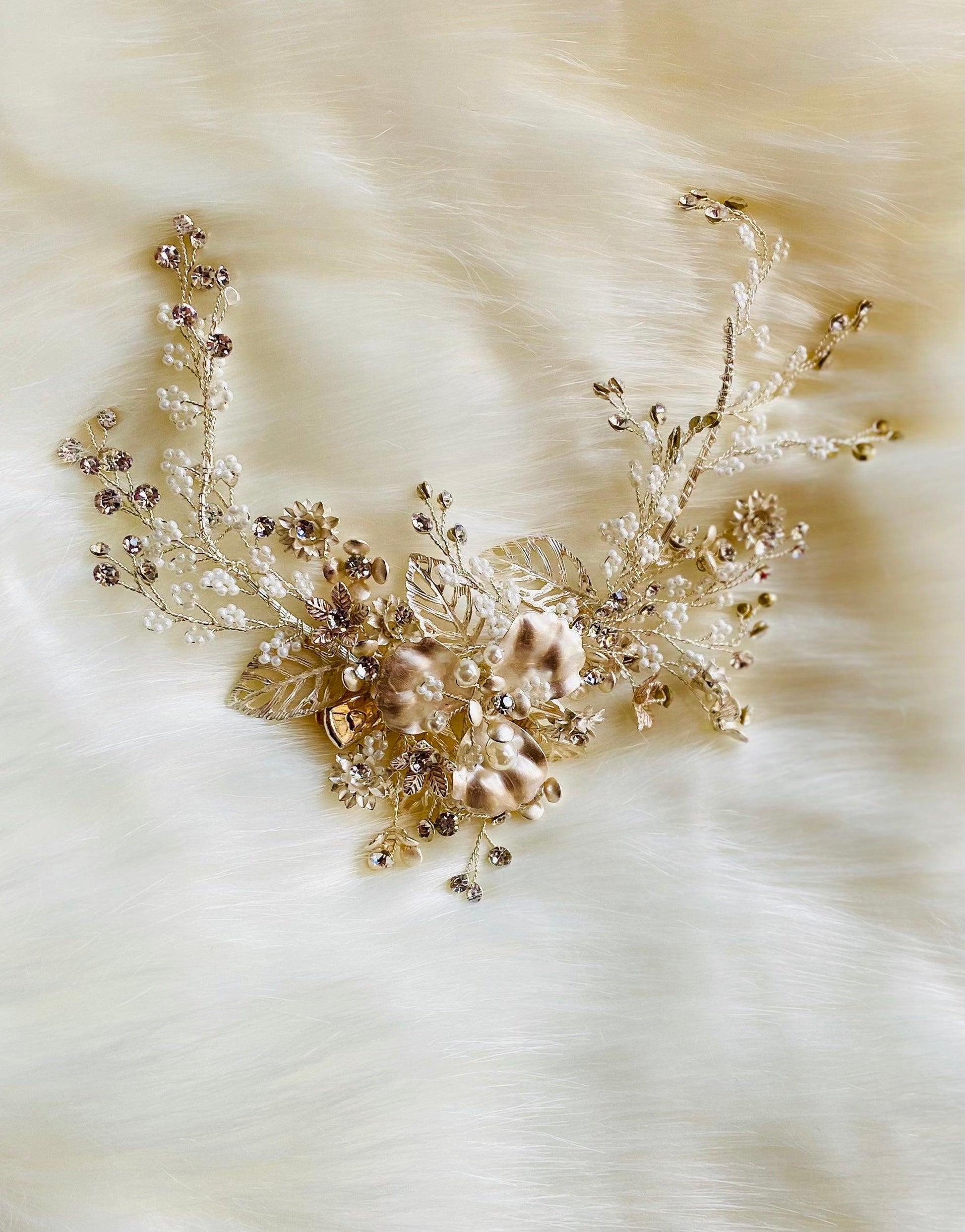 Gardenia Flower Hair Comb | Dare and DazzleDare and Dazzle