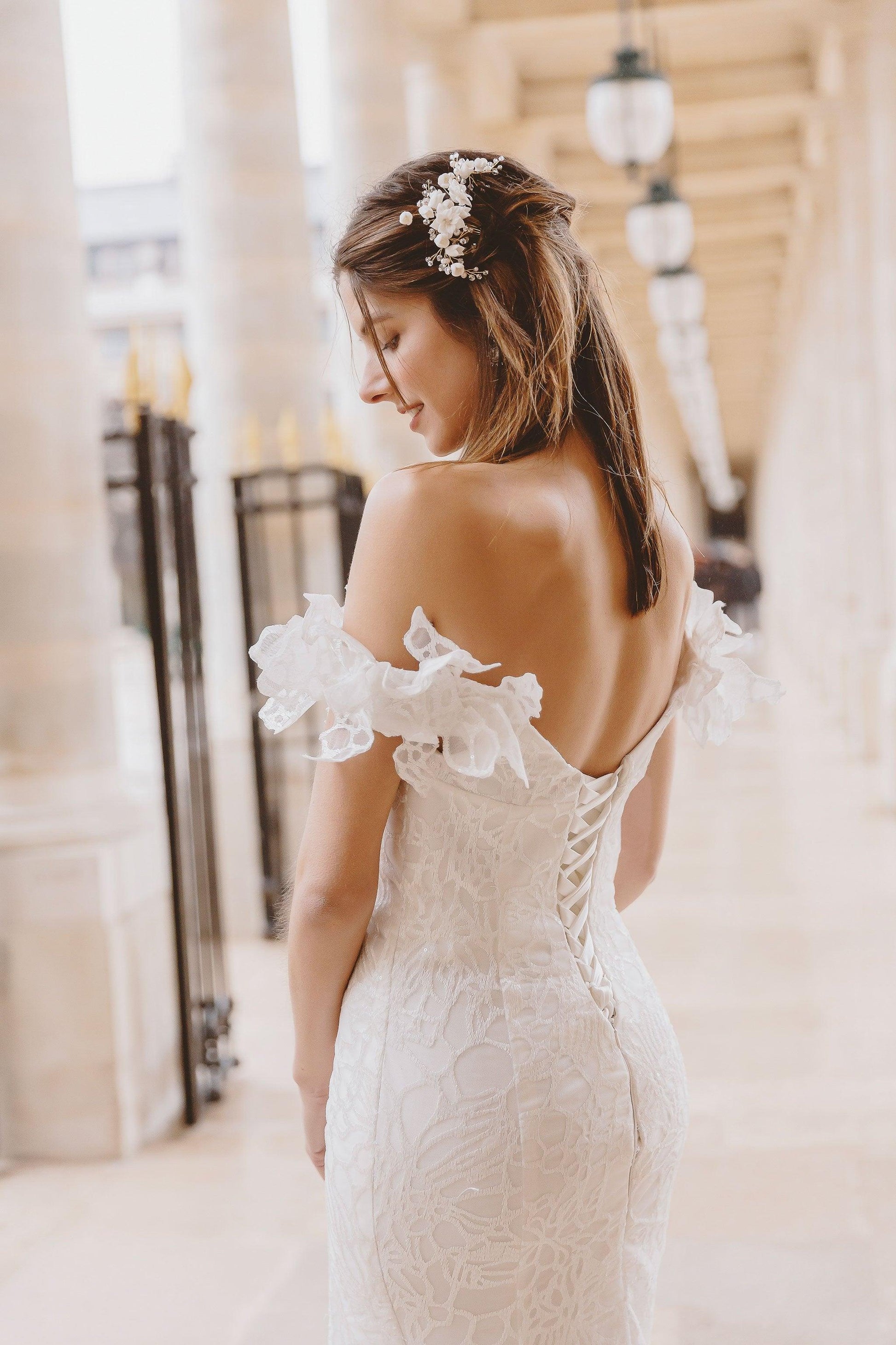 silhouette mermaid wedding dress Sexy Backless Mermaid Gown with Plunging Neckline
